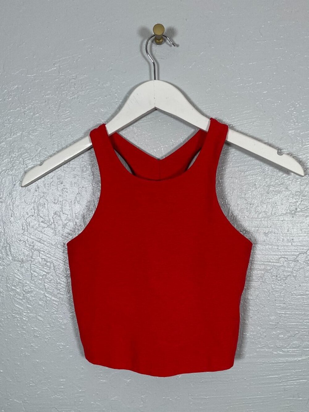 Beyond Yoga Women XS Red Spacedye Refocus Cropped Tank Built in Bra Athleisure